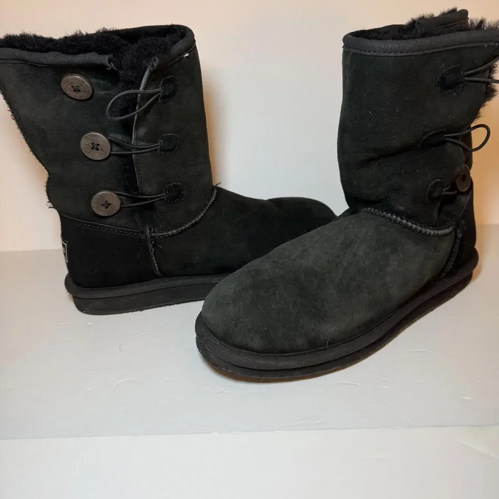 L.L.‎ BEAN Fleece Lined Black SUEDE winter boot with button side. Women Size 8 M